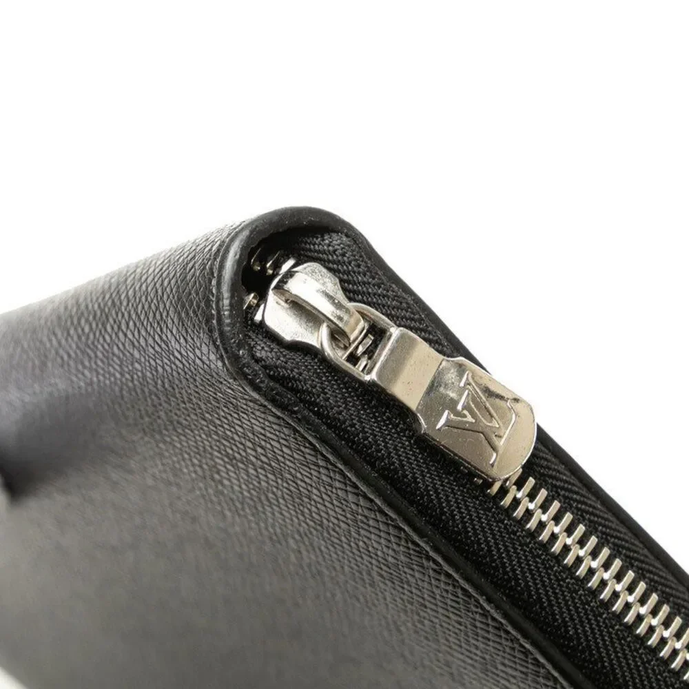 Louis Vuitton Zippy Organizer Taiga Long Wallet